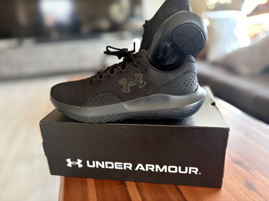 Спортни обувки UNDER ARMOUR