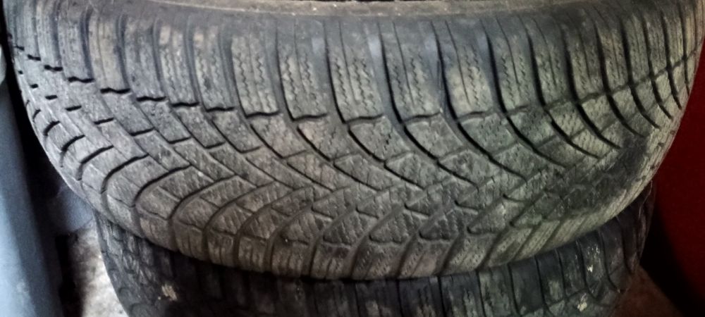 Vand 4 anvelope iarna 205/60R16 Bridgestone