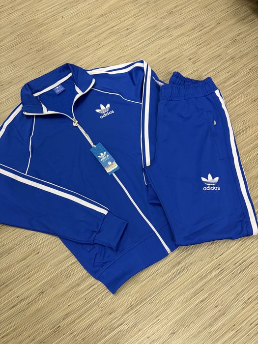 Trening Adidas marimea XXL nou cu eticheta