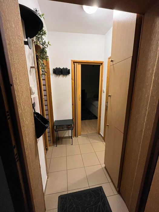 Лазур двустаен апартамент до ФЛОРА и БСУ с гледка море