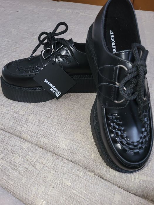 Продам лоферы женские