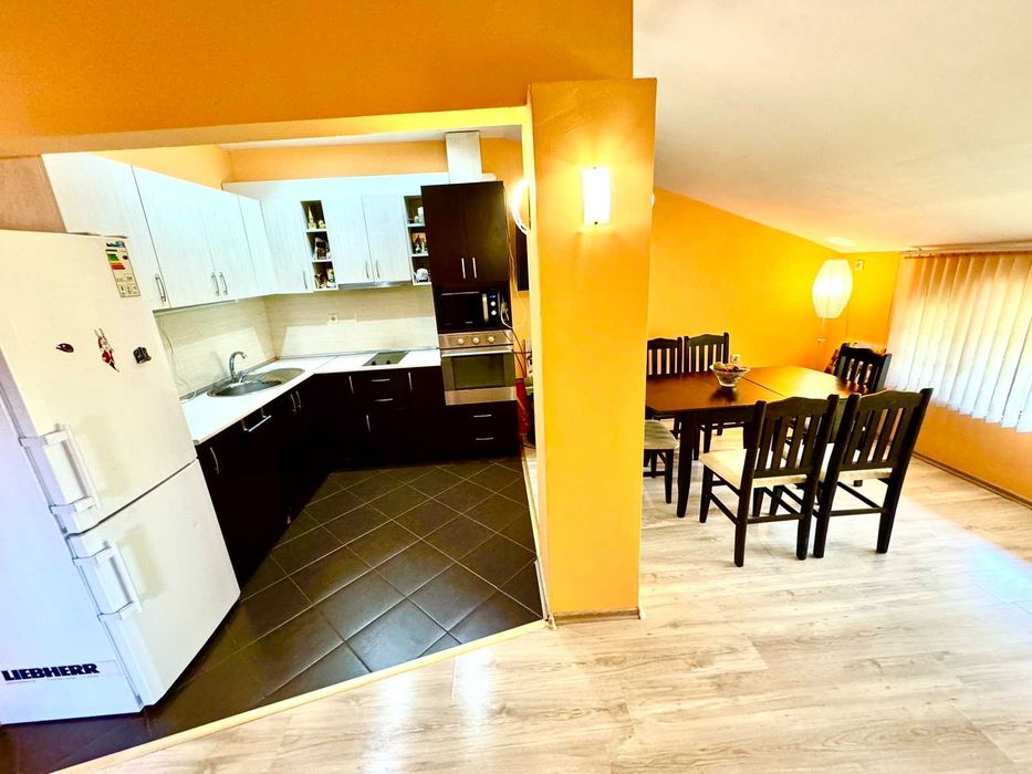 Продава се Тристаен апартамент в Русе, Център - 98 кв.м за 887 €/кв.м - Снимка #10