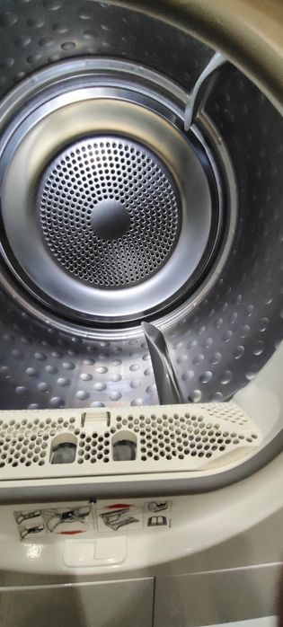 Сушилня AEG Lavatherm Protex Plus инверторна с термопомпа 9кг.