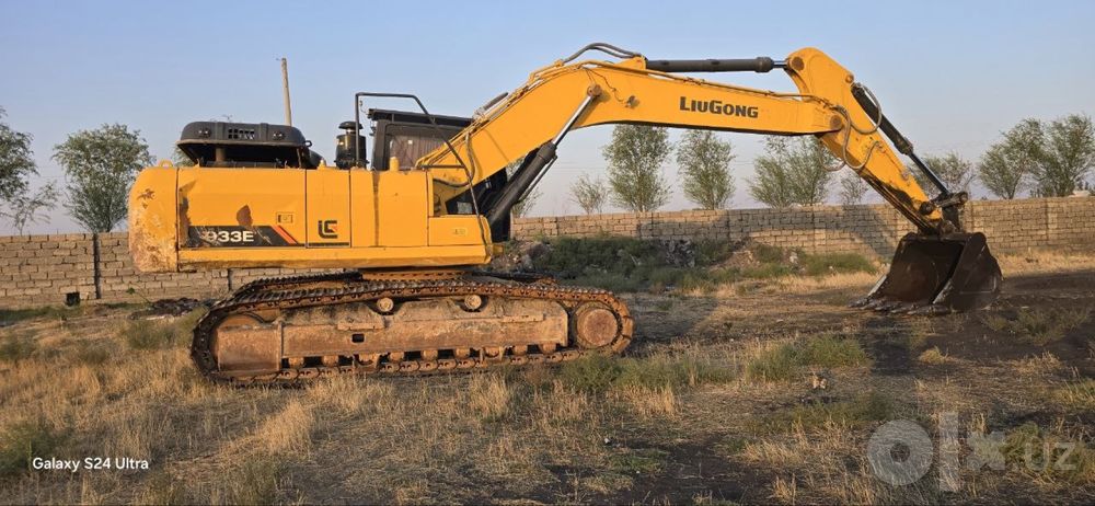 Гусеничный экскаватор LiuGong 933Е