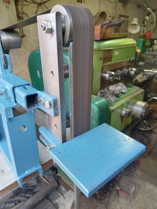 Гриндери монофазен с колан 2000/50