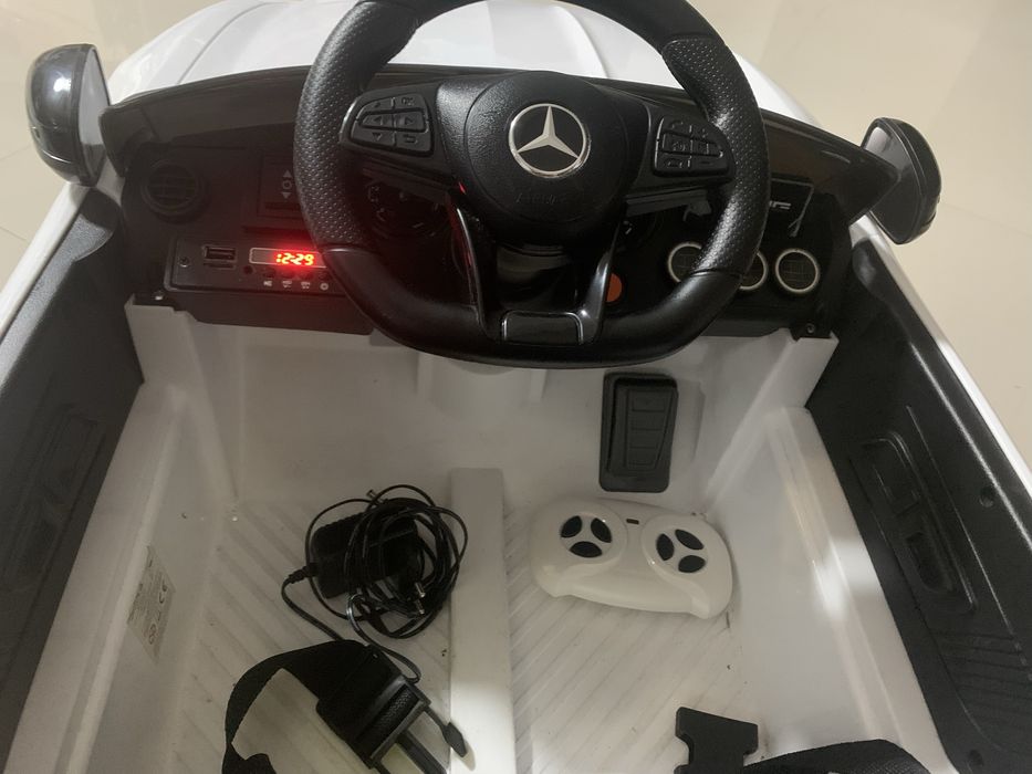 Mașinuță electrică copii Mercedes-Benz cu telecomandă