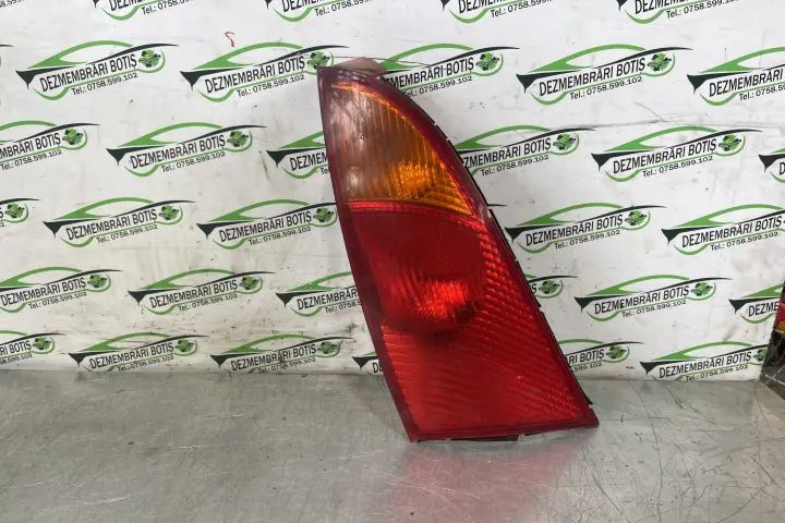 Lampa / Tripla stop stanga pe aripa Ford Focus 2000 1.6 MT (101 hp)