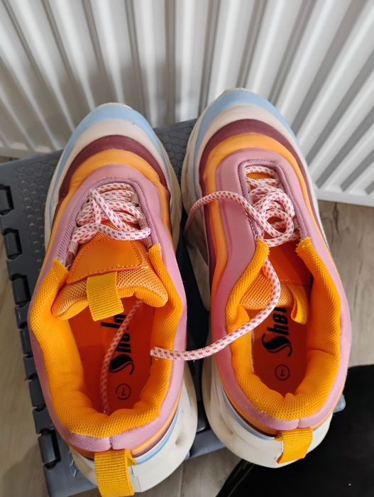 Дамски маратонки 38