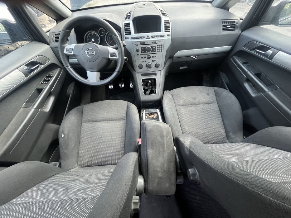Opel Zafira b 1.9cdti 150ks na chasti Опел Зафира на части