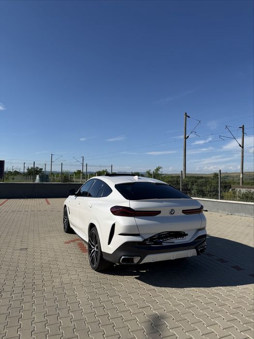 BMW X6 M an 2020 138000 km