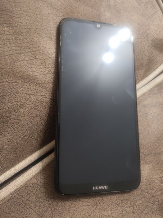 Продавам HUAWEI Y7 2019
