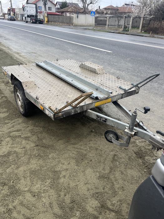 Platforma atv/moto  3 posturi de inchiriat