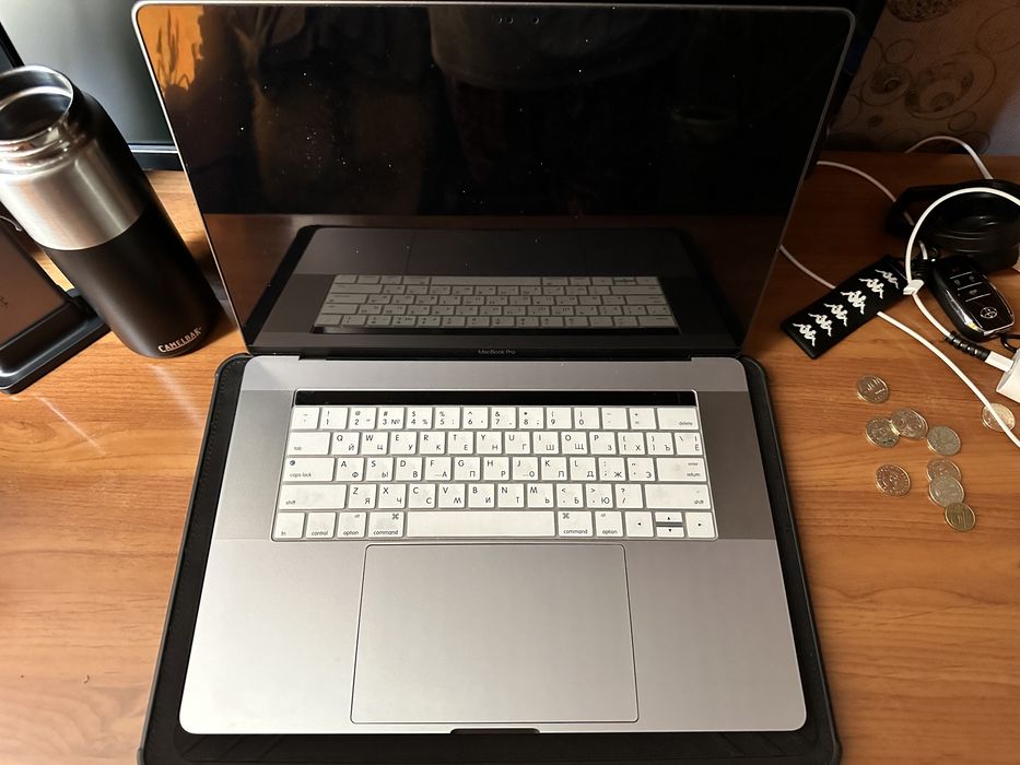 MacBook Pro15  16GB/256GB