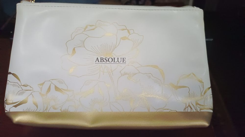 Продам брендовые косметички