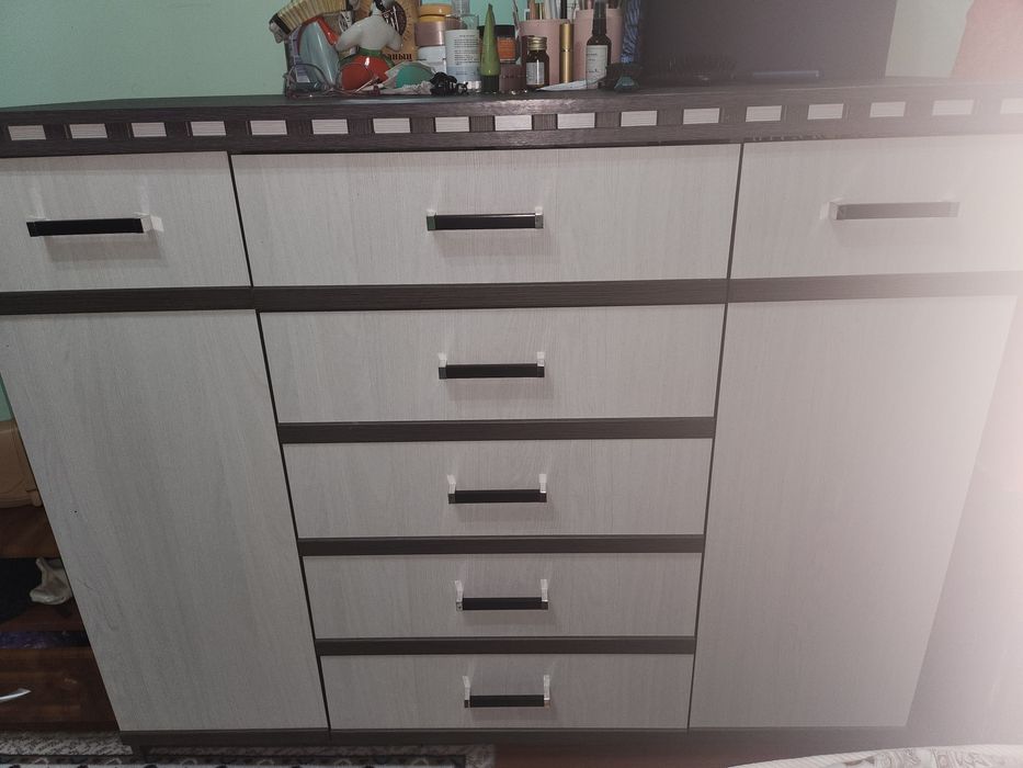 Комод продается высокий