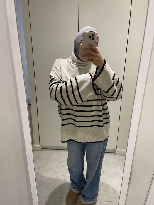 Свитер шерстяной