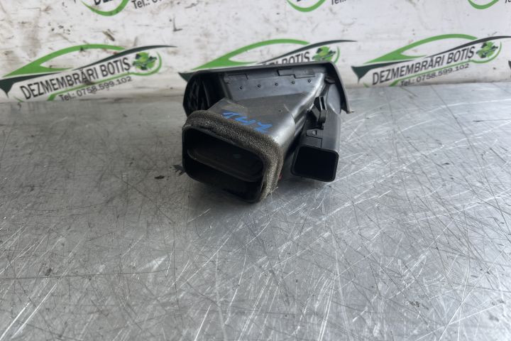 Grila ventilatie bord stanga 64228361897 / 64.22-8 361 897 BMW Seria