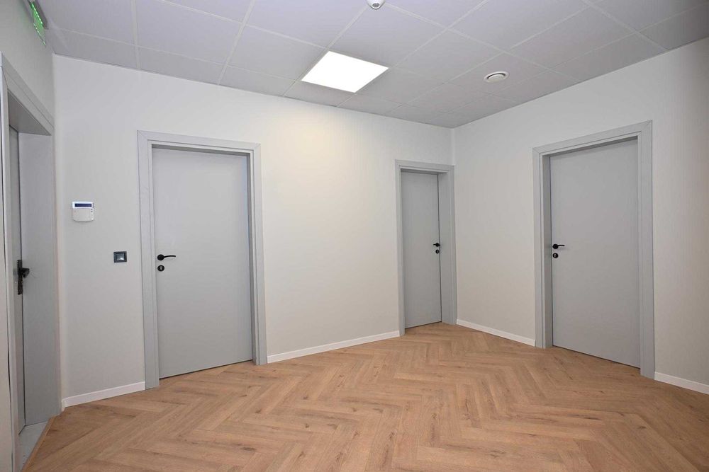Дава се под наем Офис в Перник, Изток - 86 кв.м за 720 € - Снимка #9
