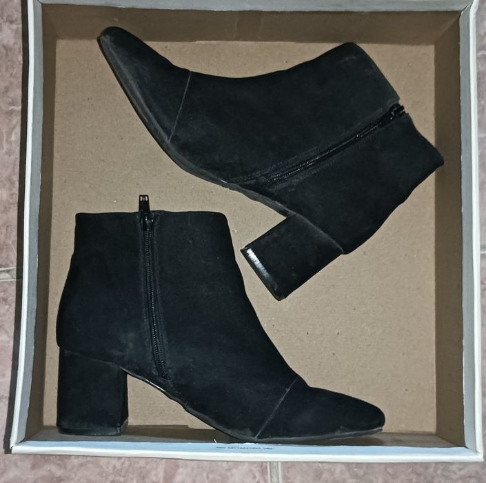 2 perechi de Pantofi dama 37-38