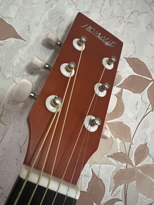 Продам акустистическую гитару!