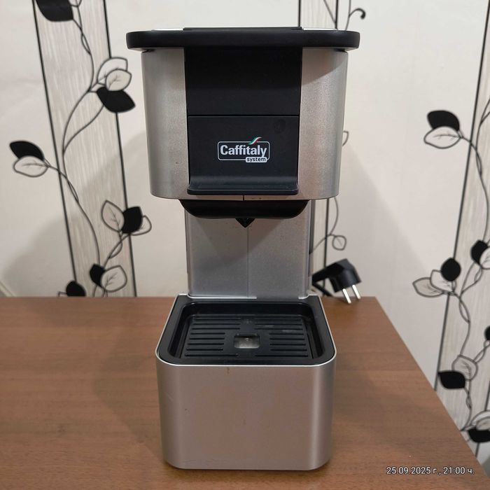 Капсулна кафе машина Caffitaly System IRIS S27 - сребро, +20капсули.