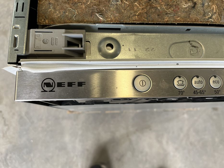 Съдомиялна за пълно вграждане Neff