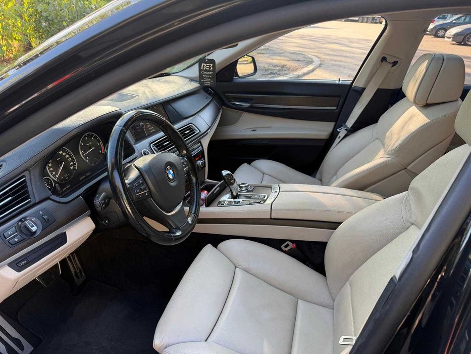 BMW 740d xDrive – 2012 – Stare impecabila