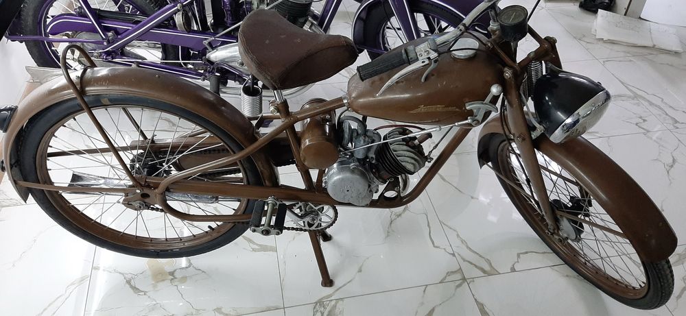 Продаётся мотоцикл Киевлянин в родной краске без рестовоации в идеале