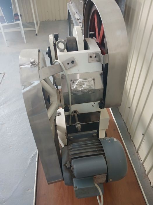 Таблетка пресс ва Упаковка аппарат Сотилади