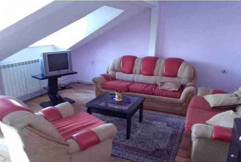 Дава се под наем Тристаен апартамент в Бургас, Зорница - 85 кв.м за 341.7 € - Снимка #1