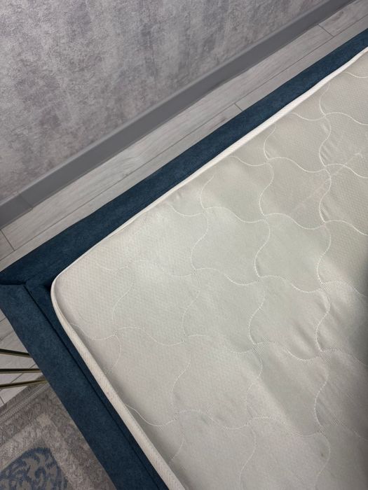 Кровать двухспальная