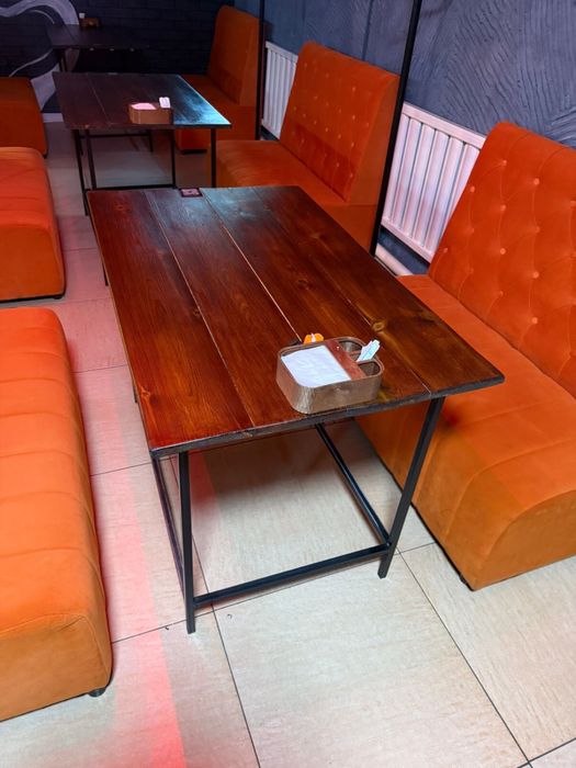 Продам столы стулья .