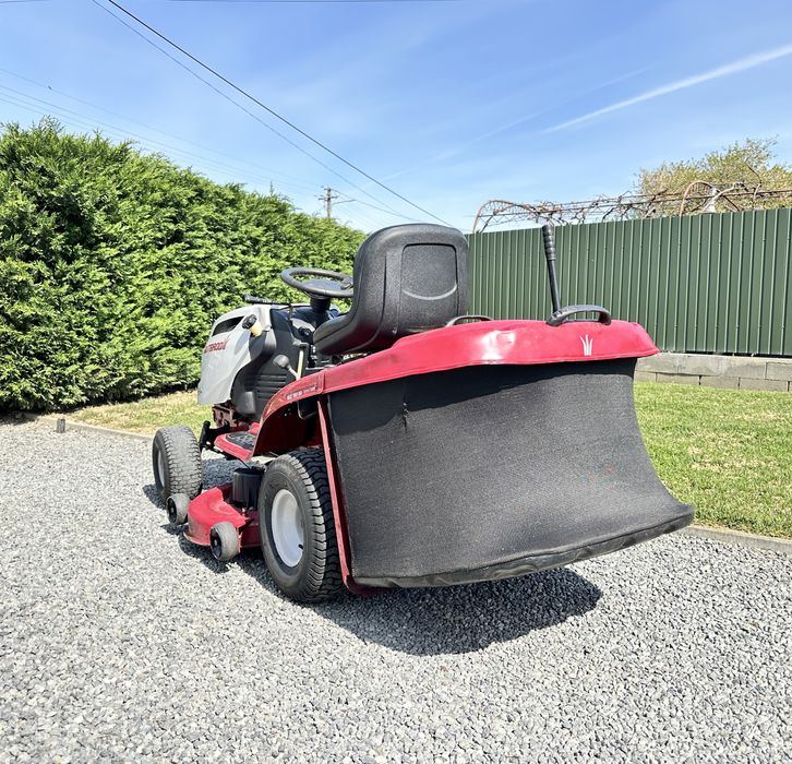 Vând tractoraș gazon / tuns iarba MTD Gutbrod GLX 105 RA motor Briggs&stratton 15,5 Cp