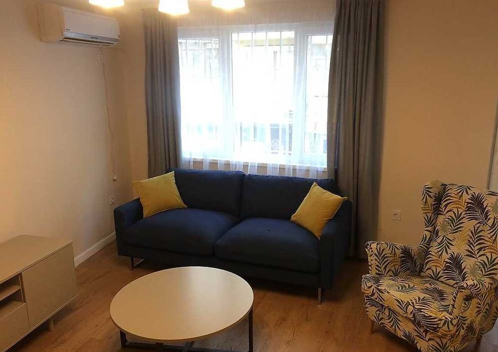 Дава се под наем Тристаен апартамент в Бургас, Възраждане - 100 кв.м за 561 € - Снимка #2