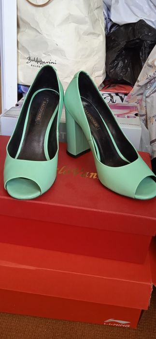 Обувь женская фирменная