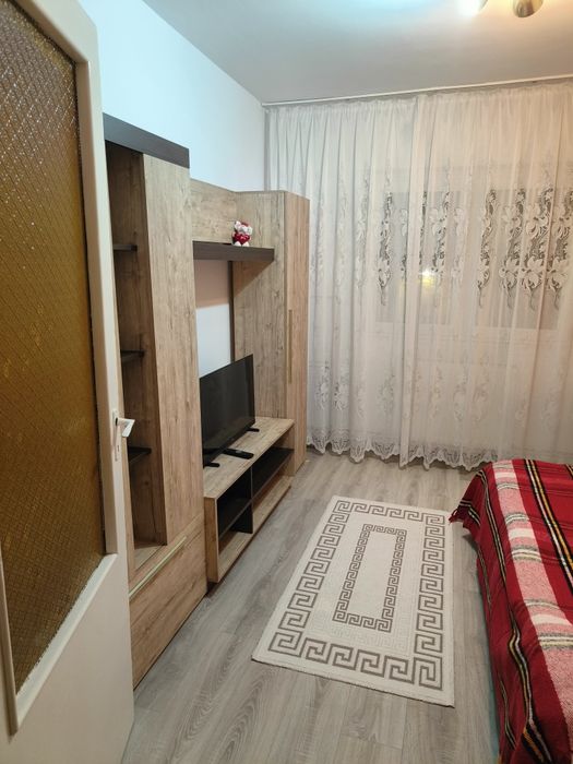 Caut colega apartament