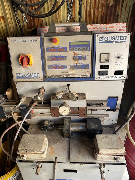 Gusmer  utilaj suflat spuma poliuretanica pentru piese