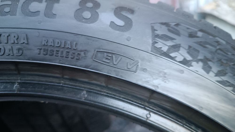 255/45/19 Continental Дот 4024