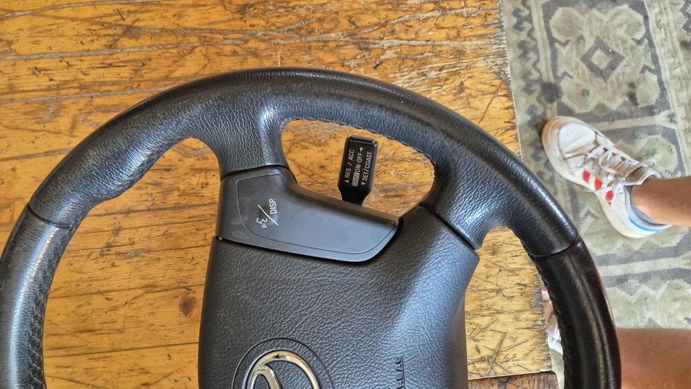 Оригинален Волан за Тойота Авенсис Т25 Фейс 2006- 2009г