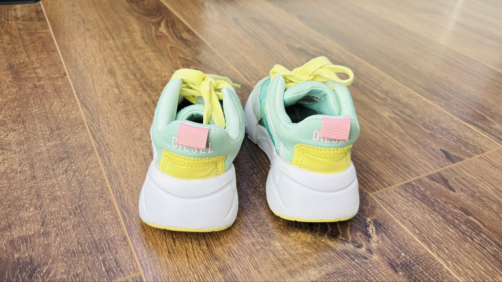 Adidasi/pantofi sport Diesel marimea 30