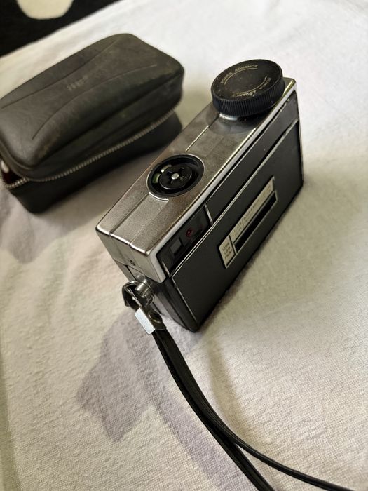 Aparat de fotografiat vechi pentru pasionatii de antichitati