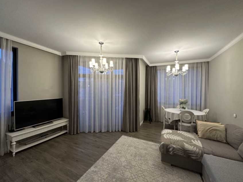 Дава се под наем Тристаен апартамент в София, Витоша - 120 кв.м за 1295.4 € - Снимка #1