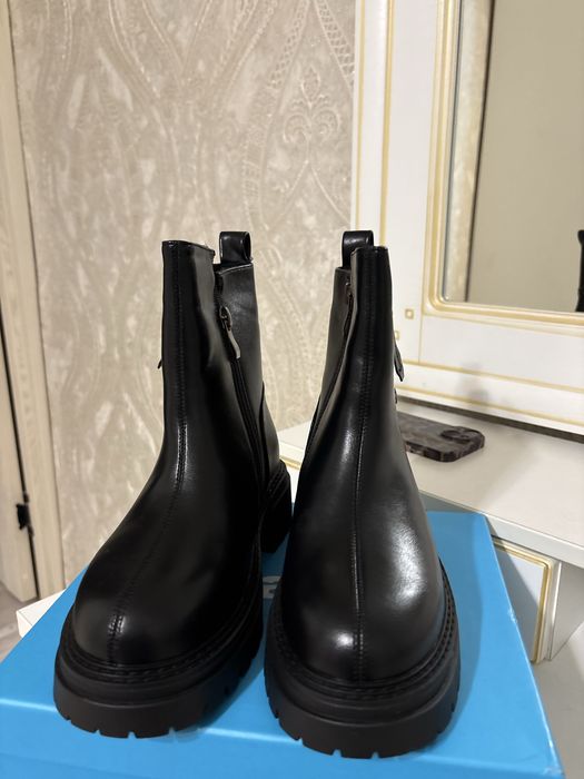 Продам зимние сапоги новые 34р