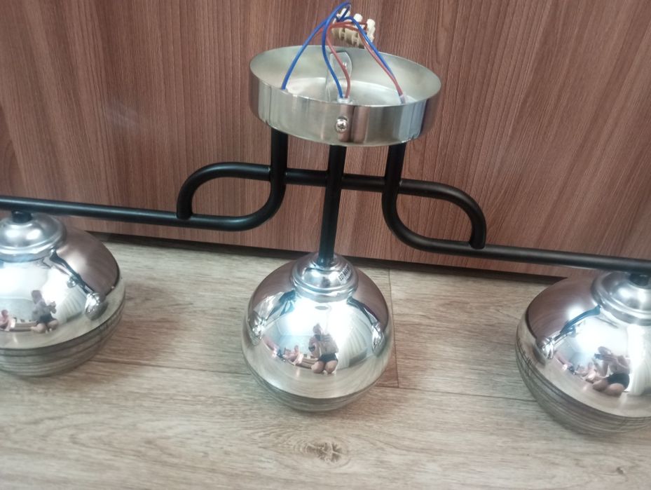 Продам ЛЮСТРУ  Б/У