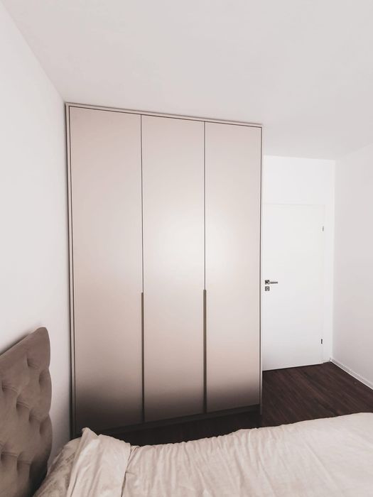 Dreasinguri mobilier pe comanda