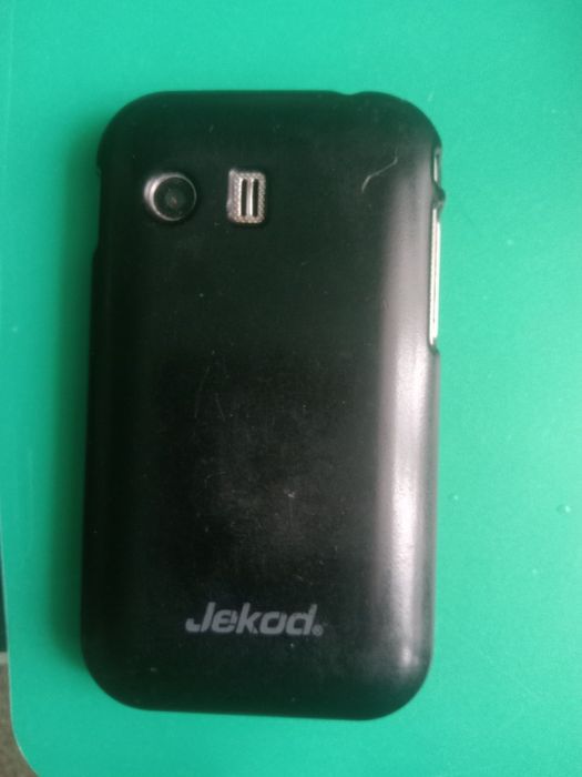 Телефон Samsung и колонки microlab