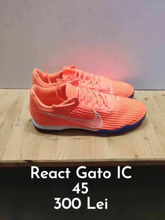 Ghete fotbal pentru teren sintetic