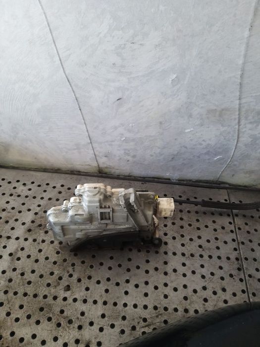 Broasca usa stanga spate audi a4 b8 8k 8k0839015