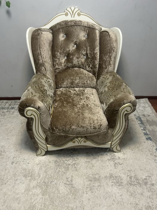 Продам диваны  срочно