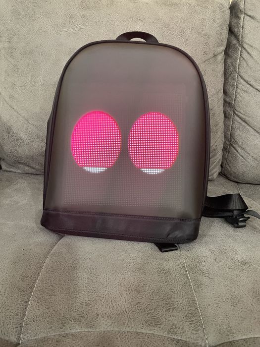 Продаются LED рюкзаки.